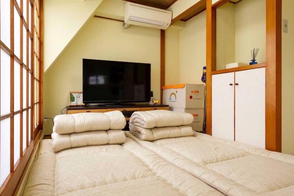 7th Floor Apartment: Airport-accessible Urban Retreat Tokyo